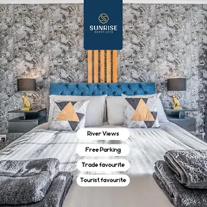 Presidential Riverside Apartment: Luxury Family Apartment